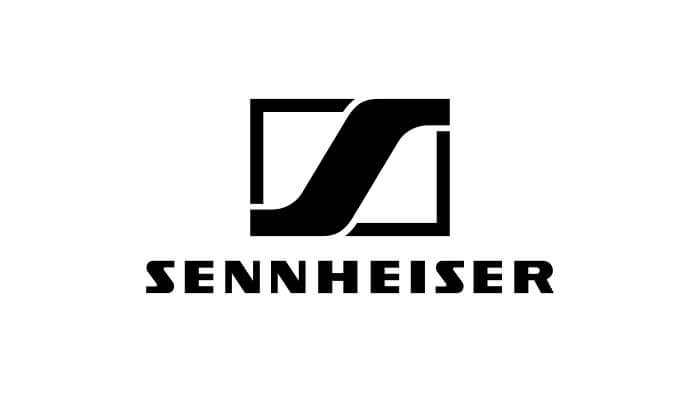 Das Sennheiser-Logo mit einem markanten, stilisierten „S“ in einem rechteckigen Rahmen über dem Markennamen in schwarzer Schrift. - HJPA Pro