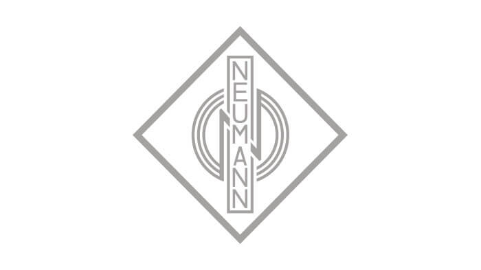 Graues Neumann-Logo mit dem Namen „Neumann“ in einer Rautenform und kreisförmigen Linien im Hintergrund. - HJPA Pro